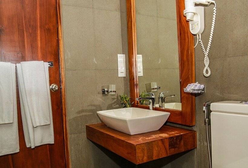 Отель Oak Ray Heritage