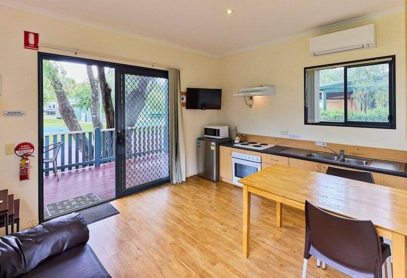 בית מלון כפרי Rac Busselton Holiday Park