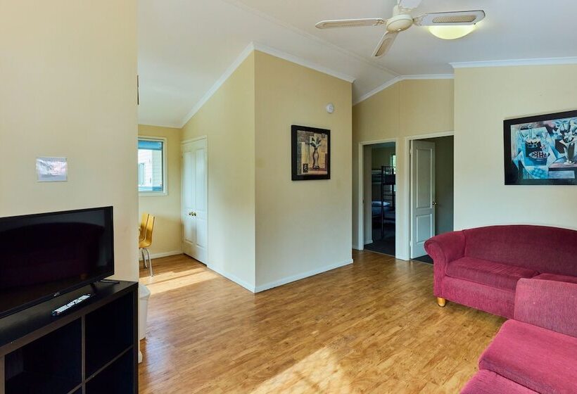 בית מלון כפרי Rac Busselton Holiday Park