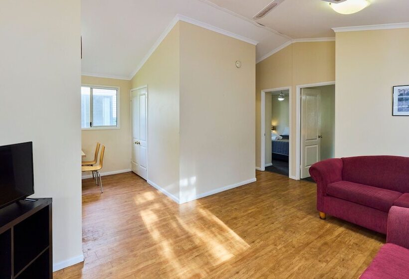 בית מלון כפרי Rac Busselton Holiday Park