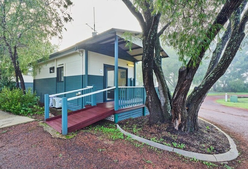 בית מלון כפרי Rac Busselton Holiday Park