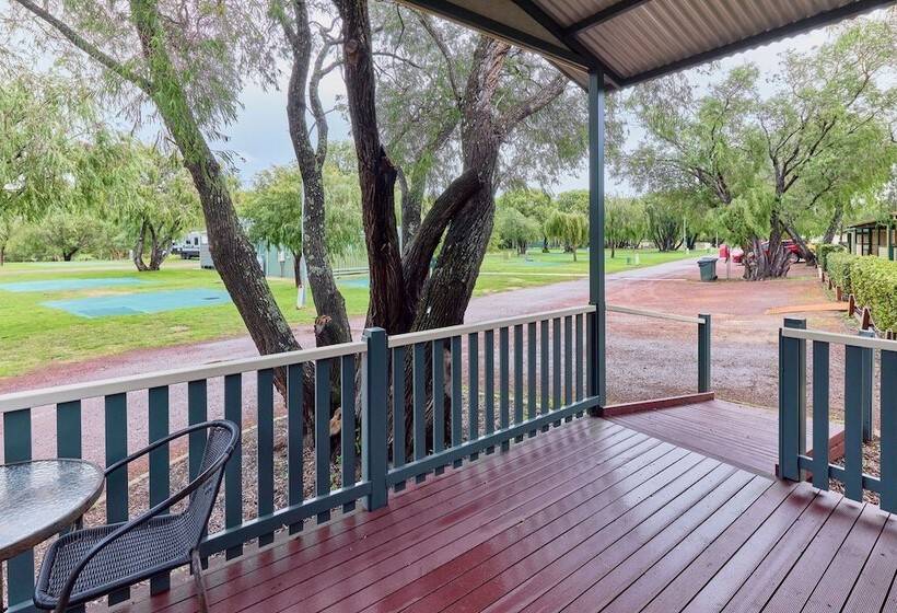 בית מלון כפרי Rac Busselton Holiday Park