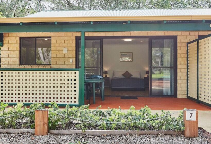 בית מלון כפרי Rac Busselton Holiday Park