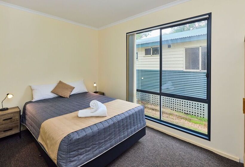 בית מלון כפרי Rac Busselton Holiday Park