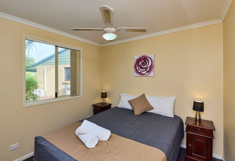 בית מלון כפרי Rac Busselton Holiday Park