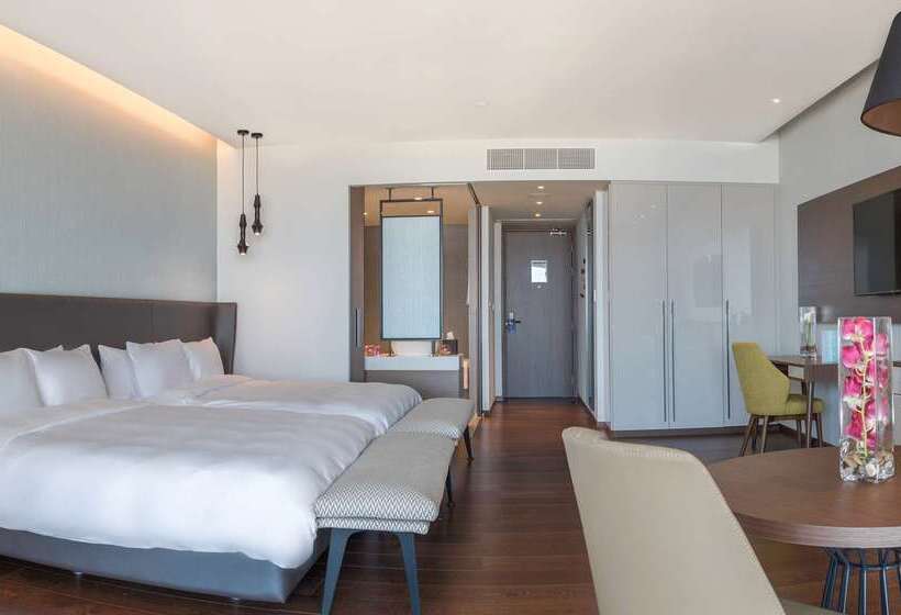 Radisson Blu Hotel, Larnaca