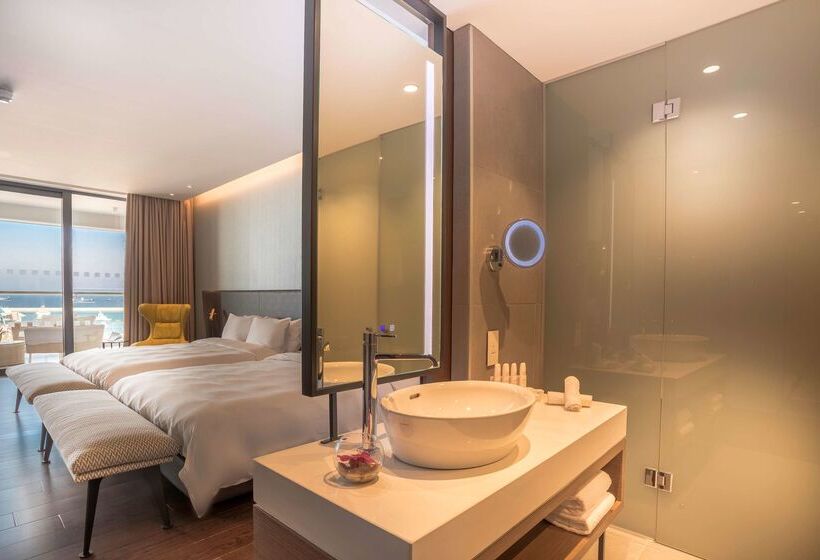 Radisson Blu Hotel, Larnaca