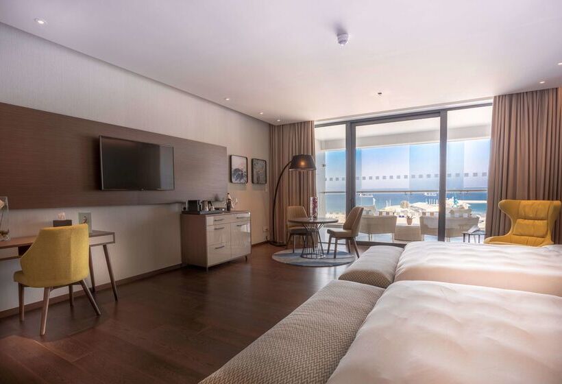 Radisson Blu Hotel, Larnaca