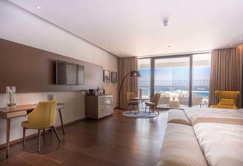 Radisson Blu Hotel, Larnaca