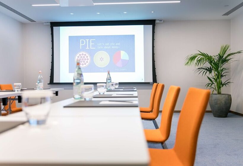 Radisson Blu Hotel, Larnaca