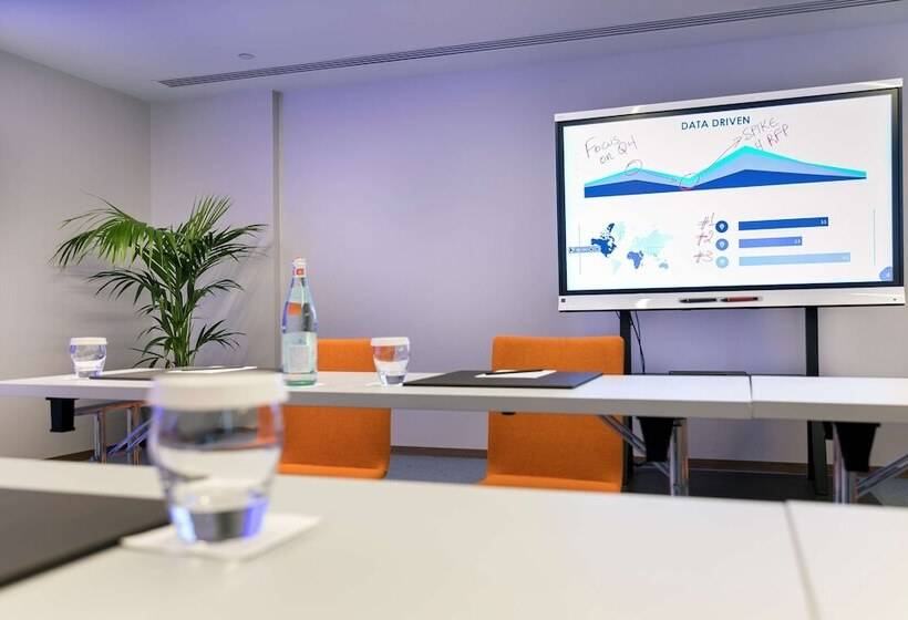 Radisson Blu Hotel, Larnaca