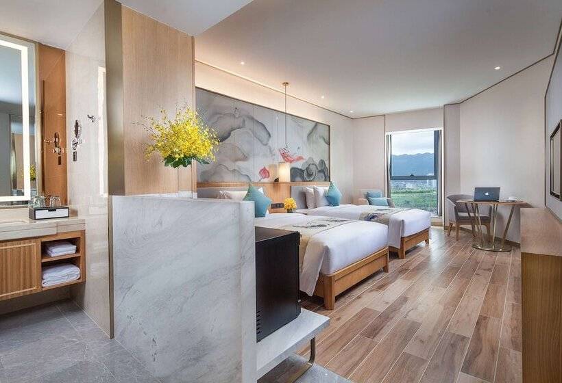 هتل Ramada Plaza Fuxian Lake