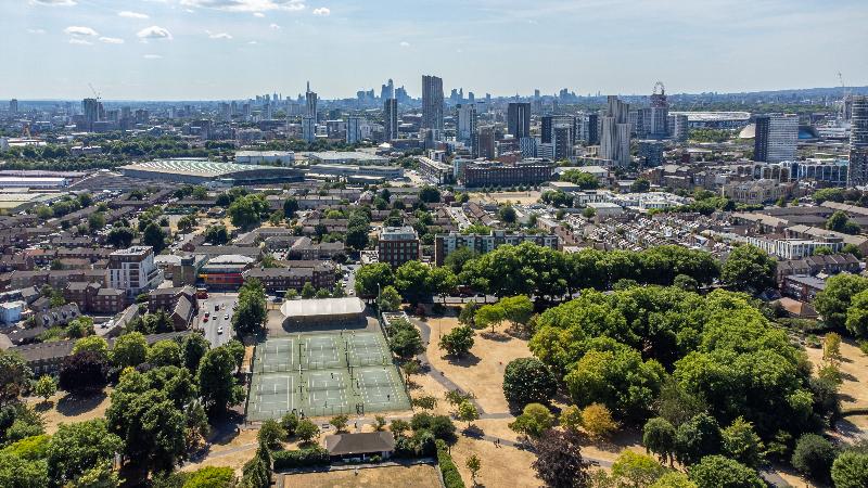 酒店 Roomzzz London Stratford