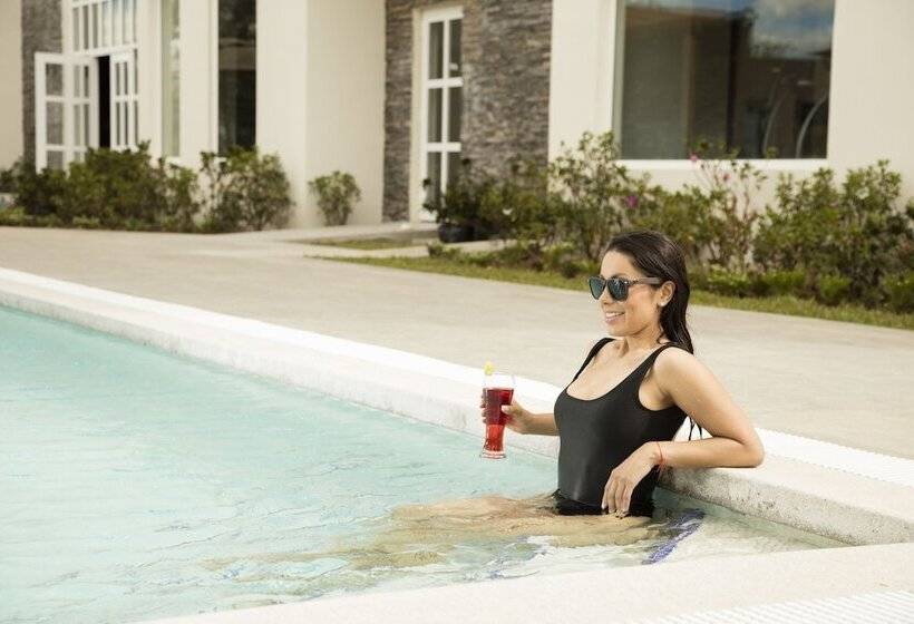 فندق Staybridge Suites   Saltillo, An Ihg