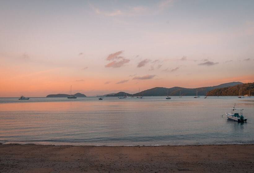 בית מלון כפרי The Cove