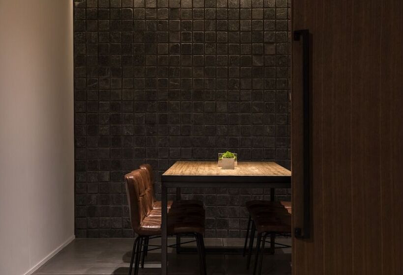 בית מלון כפרי The Flag Shinsaibashi