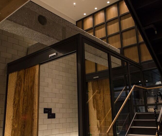 בית מלון כפרי The Flag Shinsaibashi