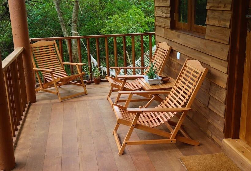 Отель The Other Corner