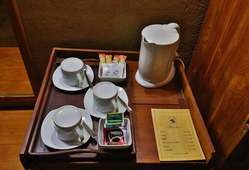 Отель The Other Corner