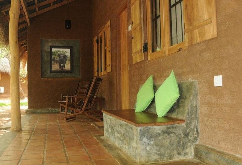 Отель The Other Corner