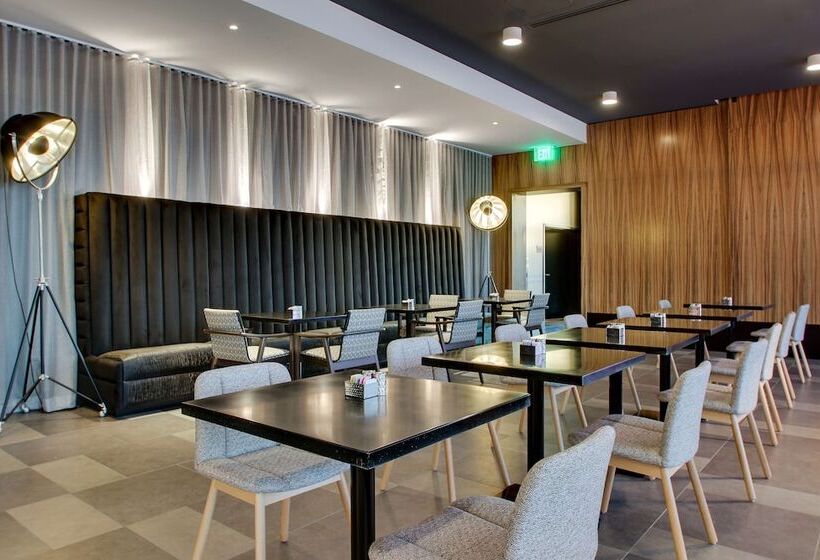 فندق The Rose Chicago, Tapestry Collection By Hilton