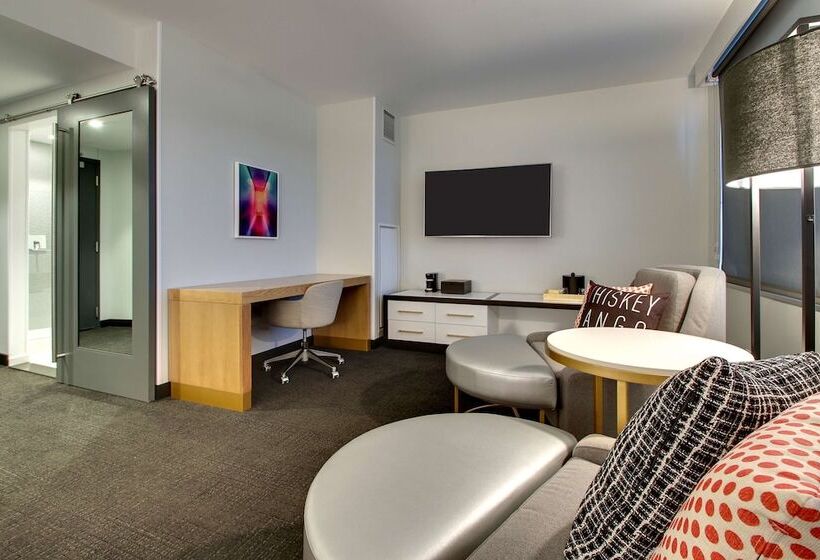 فندق The Rose Chicago, Tapestry Collection By Hilton