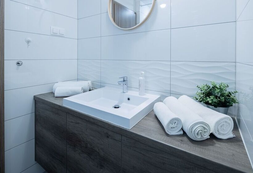 בית מלון כפרי Vagabond Corvin