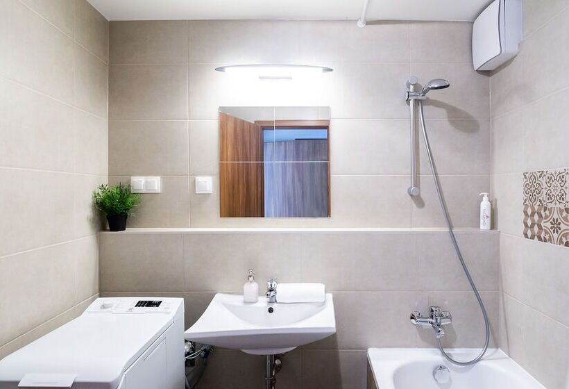 בית מלון כפרי Vagabond Corvin