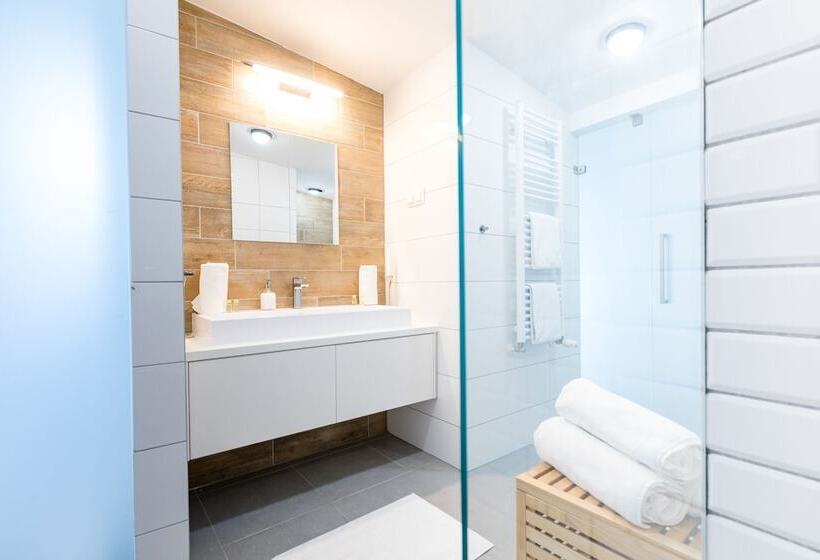 בית מלון כפרי Vagabond Corvin