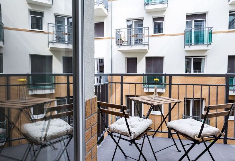 בית מלון כפרי Vagabond Corvin