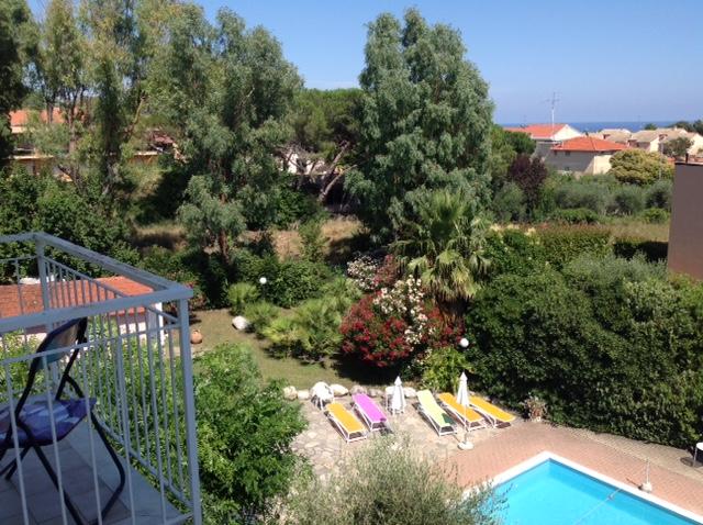 Отель Loano Apartment Pool & Garden