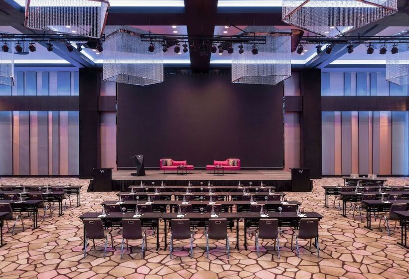 Отель W Kuala Lumpur