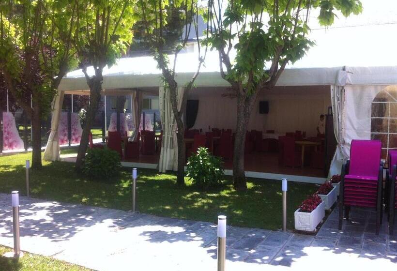 La Casona Del Pinar Albergue