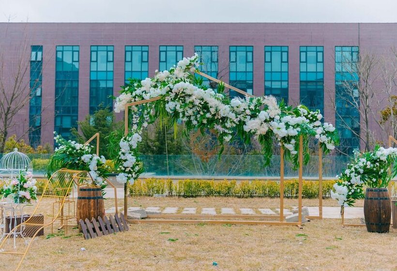 Novotel Qingdao New Hope