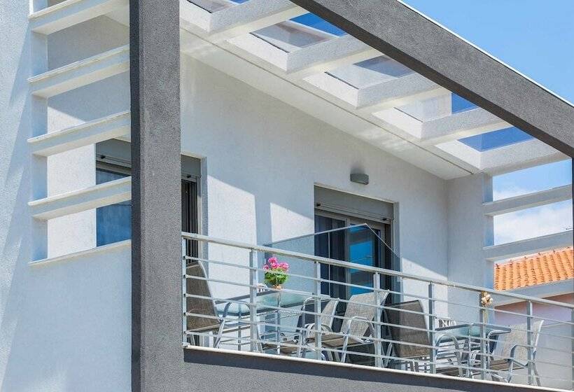 Nymphes Deluxe Accommodation