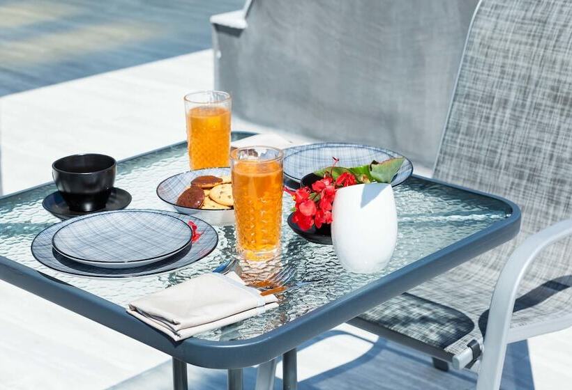 Nymphes Deluxe Accommodation