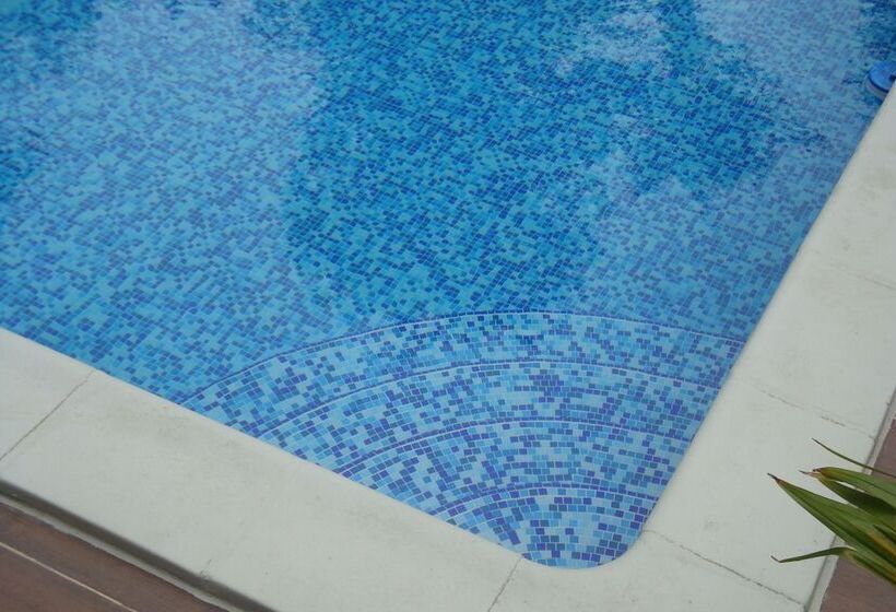 Pensão Ernaa Chambres D'hotes