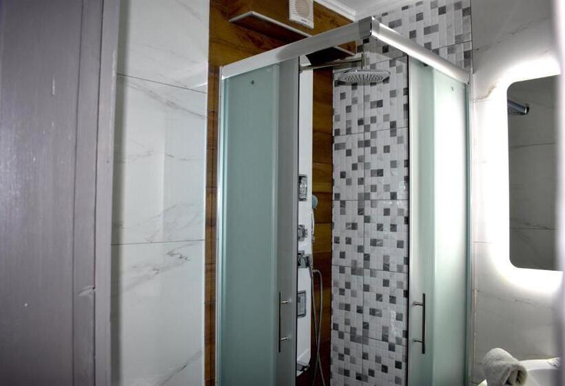 Polykratis Rooms