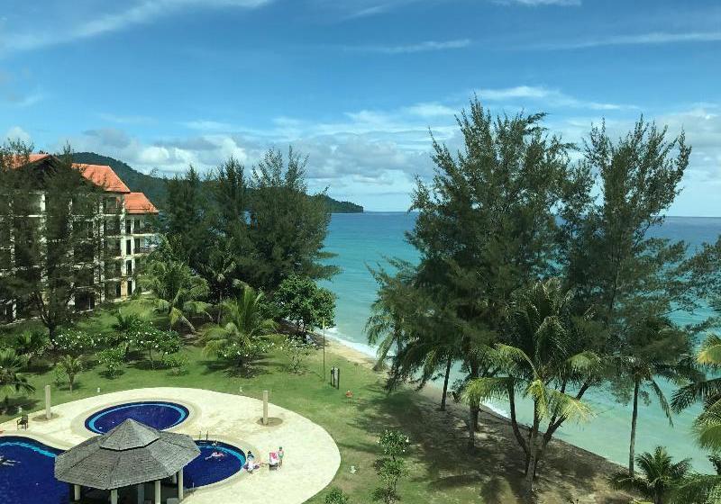 Sunset Seaview Beach Villas & Spa Suites At Nexus Karambunai