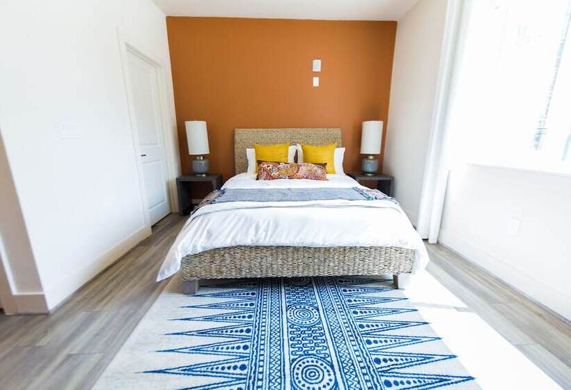 The Bishop Arts Hotel By Qresorts