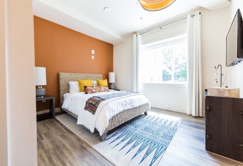 The Bishop Arts Hotel By Qresorts