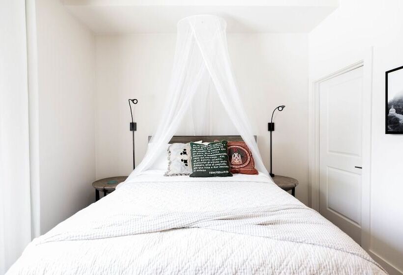 The Bishop Arts Hotel By Qresorts