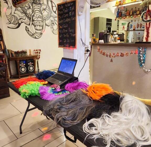 Общежитие Back Home Backpackers