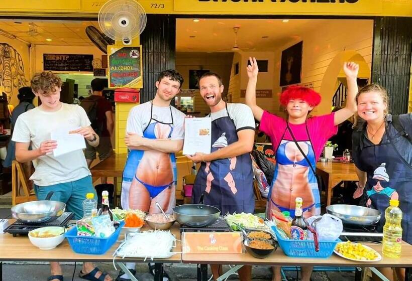 Общежитие Back Home Backpackers