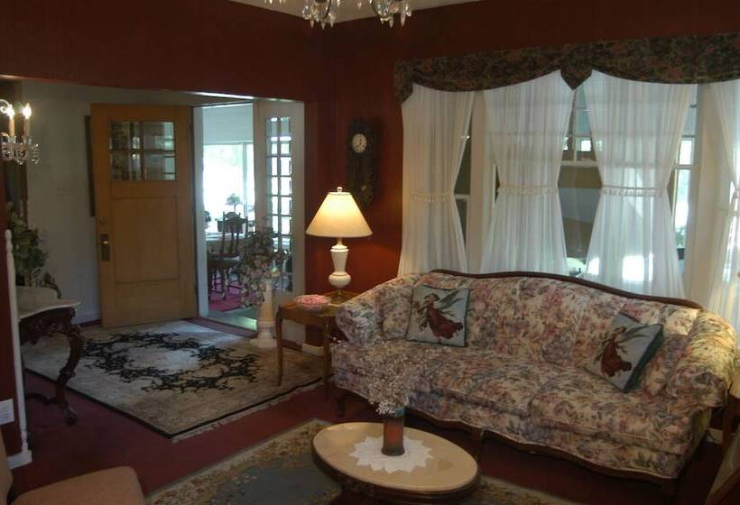 تختخواب و صبحانه Bard's Inn