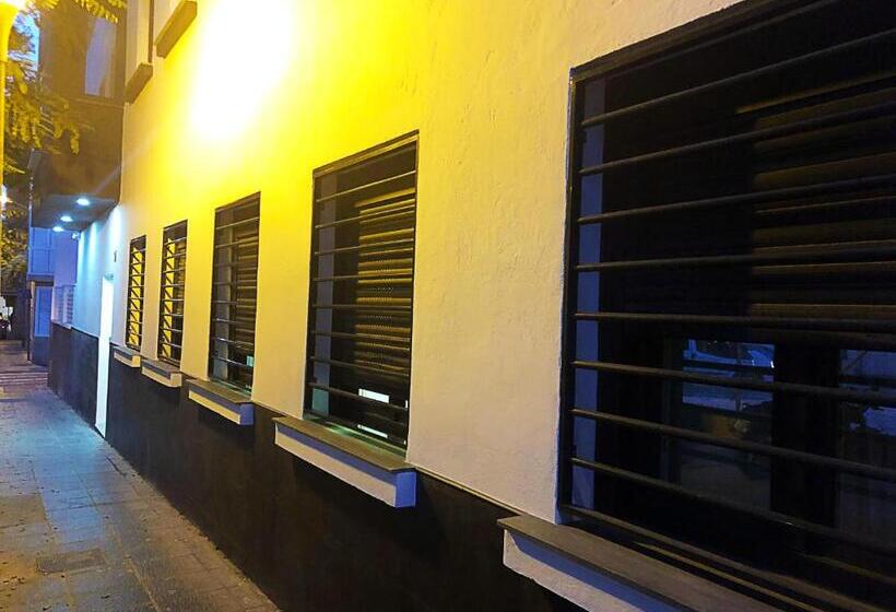 مبيت وإفطار Butik Almería Centro