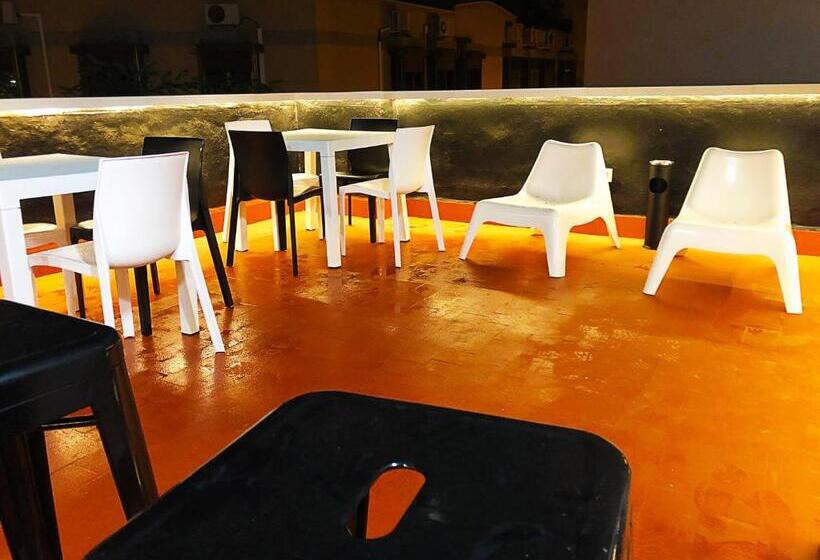 مبيت وإفطار Butik Almería Centro