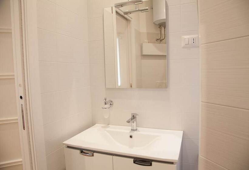 تختخواب و صبحانه Cicerone 60