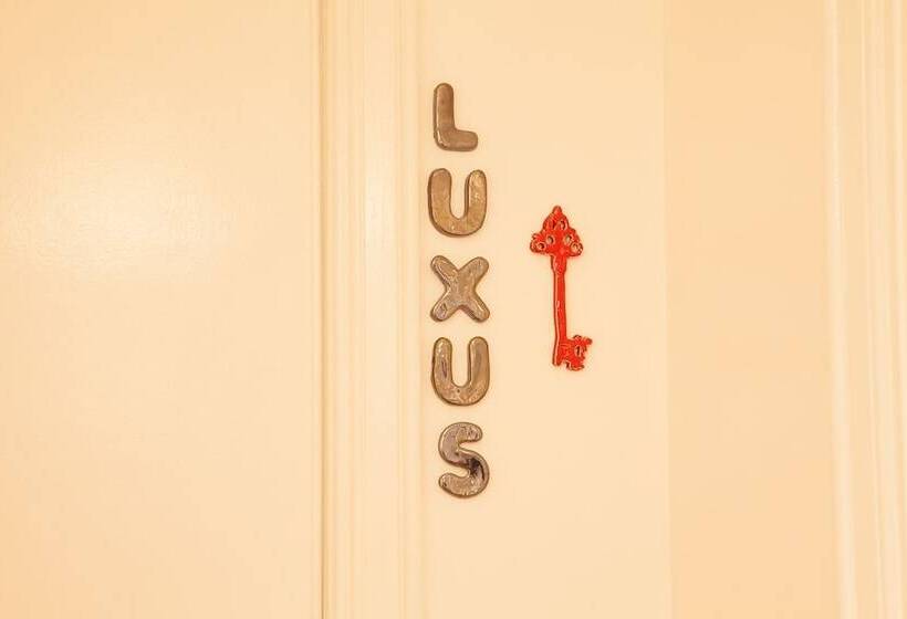 تختخواب و صبحانه Cicerone 60