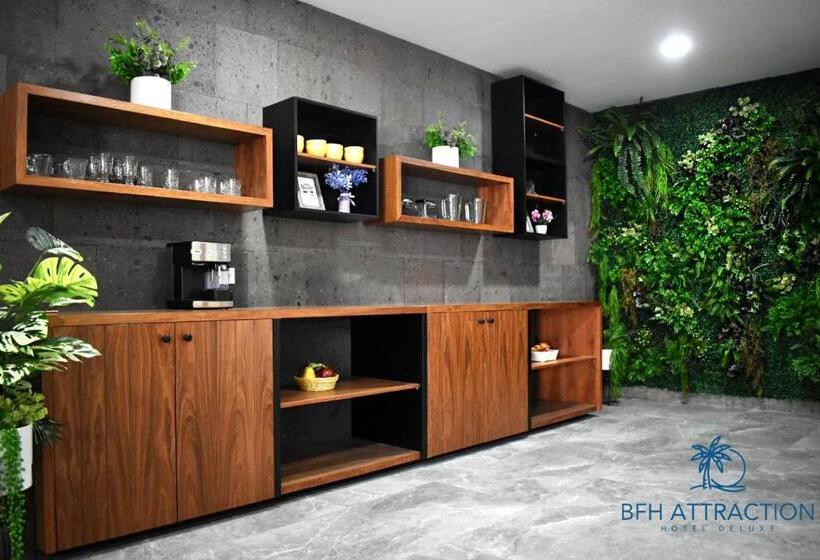 Attraction Hotel Deluxe